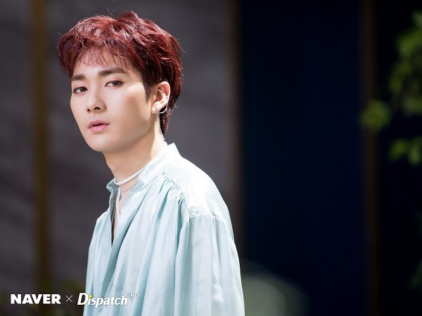 Đây là cái giá mà Aron (NU'EST) phải trả khi thua cược các cậu em cùng nhóm