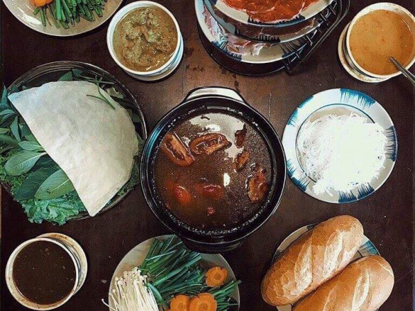 Xuất hiện đúng ngày Hà Nội trở lạnh, bò nhúng súp Sài Gòn nóng sốt thách thức cả gió mùa