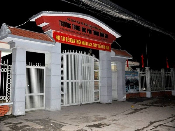 Quảng Ninh: Rơi từ tầng 5 xuống đất, nam sinh lớp 10 tử vong