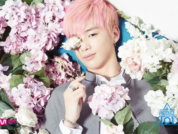 Nếu bạn nghĩ tóc hồng chỉ dành cho con gái, các nam idol này sẽ chứng minh điều ngược lại