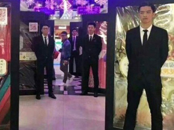 Dịch vụ thuê "trai đẹp" cùng đi mua sắm cho những chị em cô đơn