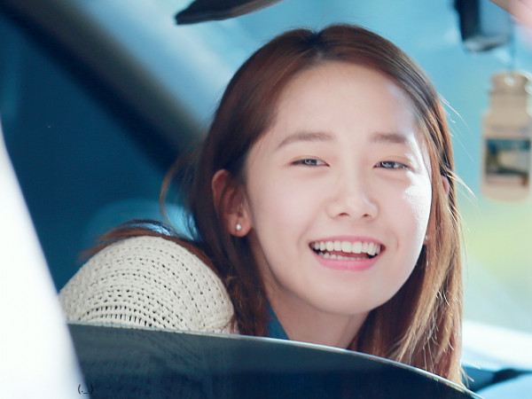 K-Pop không thiếu những cô nàng để mặt mộc còn được khen là trẻ trung hơn cả khi trang điểm