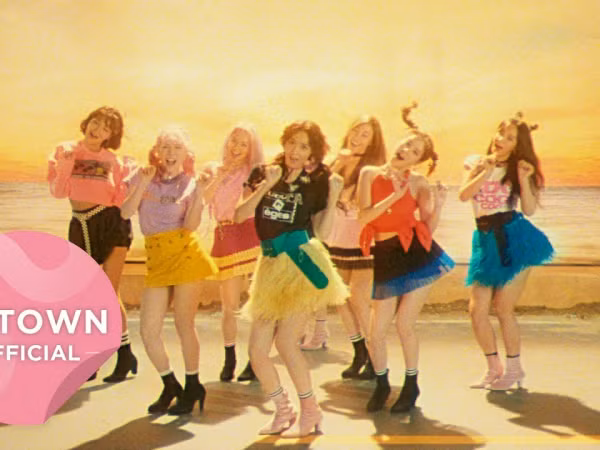 Có phải trưởng nhóm Taeyeon bất ngờ "mất tích" trong teaser MV "Holiday" của SNSD?