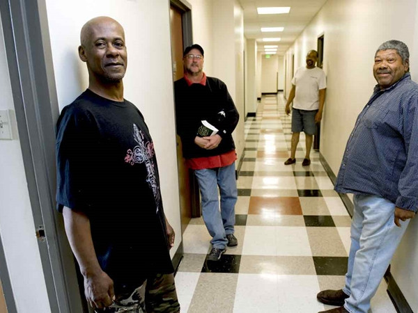 Lý do ấm áp khiến nhiều người vô gia cư được vào ở “khách sạn”