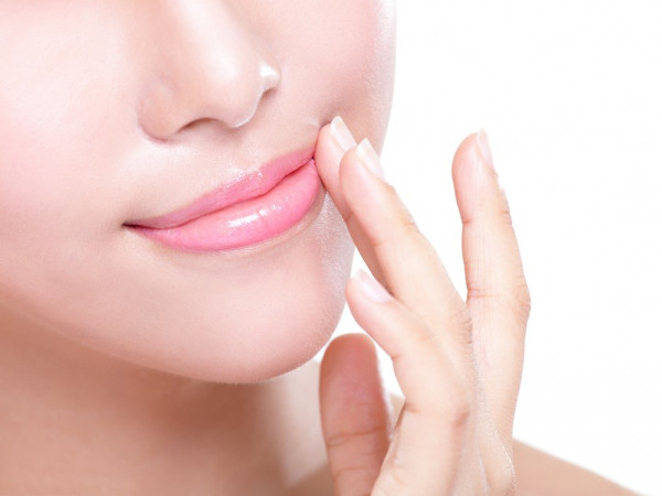 Những cách đơn giản giúp bạn luôn có đôi môi xinh mềm mại trong mùa Đông giá lạnh