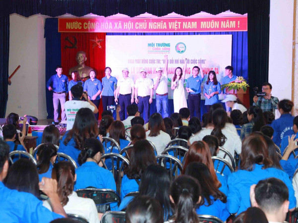 “Biến đổi khí hậu với cuộc sống”: Lũ lụt, hạn hán và hành động của chúng ta