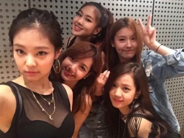 Vì lén lút hẹn hò, cô gái này đã bị loại khỏi BLACKPINK vào phút chót?