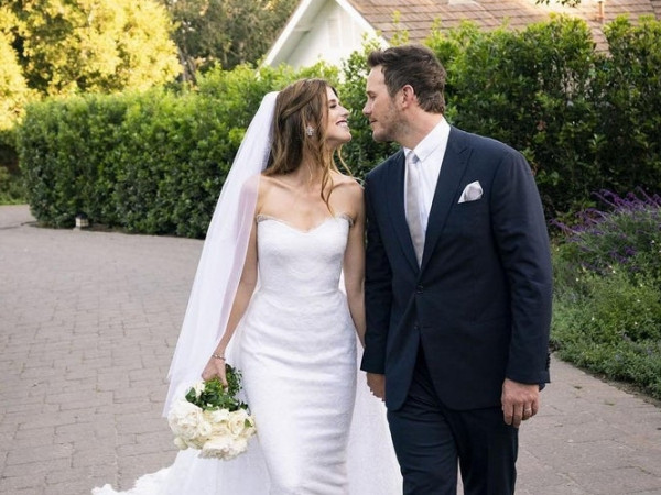 Sau tất cả, “thuyền trưởng của Star Lord” Chris Pratt chính thức tuyên bố “hết nhọ vì yêu”