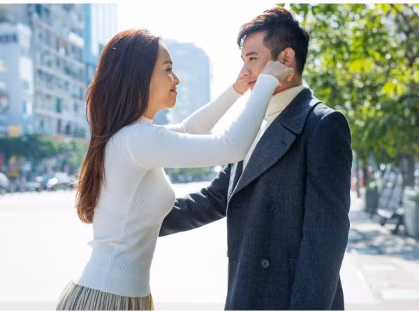 Ái Phương nhắng nhít bên Hồ Vĩnh Khoa tại hậu trường MV mới