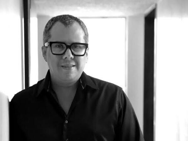 Hé lộ quá trình tạo ra vương miện trị giá hơn 3,5 tỷ đồng của "Miss Charm 2020" 