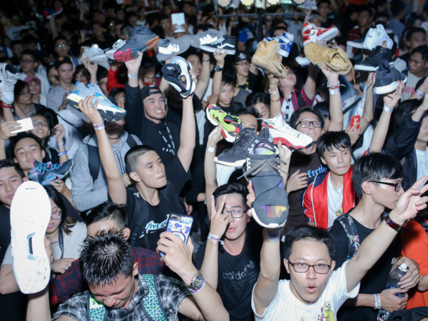 Hơn 4000 tín đồ thời trang đã "check-in" tại ngày lễ hội giày sneaker tại TP.HCM