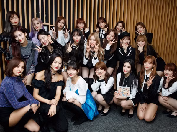 Tưởng như chẳng liên quan, nhưng TWICE và IZ*ONE lại có nhiều điểm trùng hợp bất ngờ