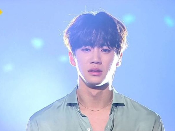 Jun (U-KISS) gây ngạc nhiên khi bật khóc lúc đang biểu diễn trong show thực tế “The Unit”