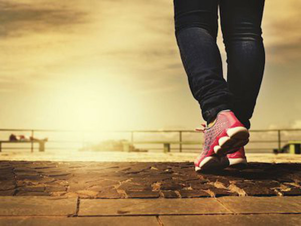 Công ty Trung Quốc phạt tiền nhân viên nếu không đủ hạn mức... đi bộ