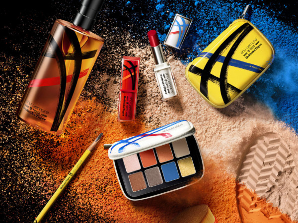  Khám phá vẻ đẹp của mẫu giày sneaker được ra đời từ sự ghép đôi giữa thời trang và mỹ phẩm