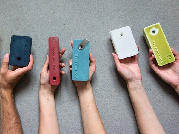 Sản phẩm mới: Chai dầu gội và sữa tắm được làm bằng xà phòng để không thải rác