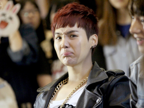 Bộ sưu tập những tấm ảnh xấu lạ mà không idol K-Pop nào muốn nhìn lại lần nữa