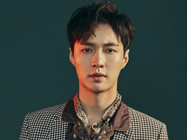 Với hành động này, phải chăng SM Ent đang ngầm gạch tên Lay ra khỏi EXO?