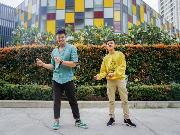 Trọng Hiếu bắt tay ca sĩ nhí Hồ Văn Cường trong một sản phẩm âm nhạc bolero 