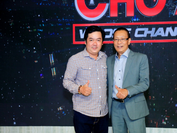 Nhà báo Lại Văn Sâm làm host trong show truyền hình do diễn viên Nghinh Lộc làm biên kịch