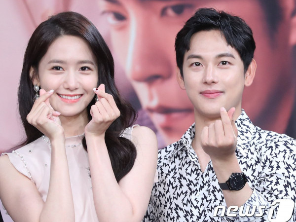 Khi đến thăm Im Siwan trong quân ngũ, Yoona đã mang tặng một món quà rất đặc biệt