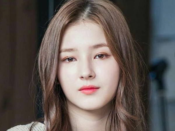 Nancy (Momoland) khổ sở vì gương mặt lúc nào cũng như đang hờn cả thế giới
