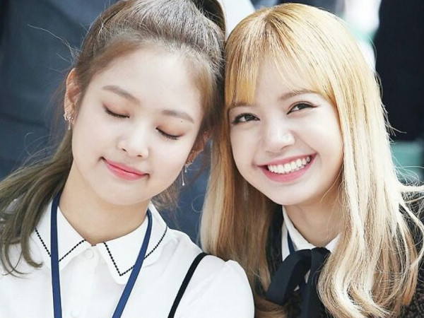 Giờ thì không ai có thể nói Lisa - Jennie không tình thương mến thương nữa nhé