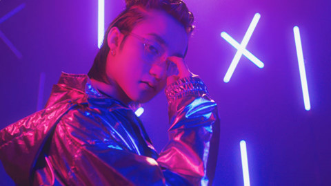 Sơn Tùng M-TP gây bất ngờ cho fan khi trở lại với hai tạo hình trái ngược