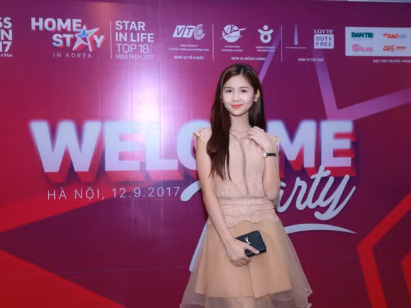 Miss Teen 2017: "Hot girl chân khoèo" Thanh Thư muốn được gọi bằng tên thật