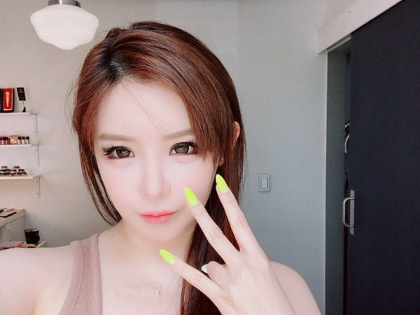 Sau 8 năm "mất tích" vì scandal, Park Bom (2NE1) chính thức quay lại showbiz!