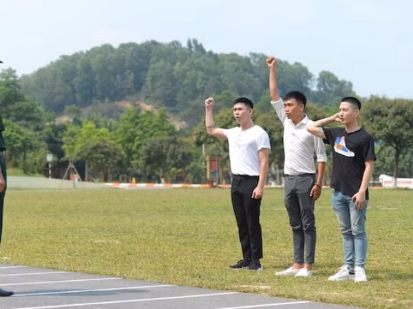 Đại Nhân, Xuân Nghị, Juun Đăng Dũng cùng nhau trải nghiệm đời sống quân ngũ
