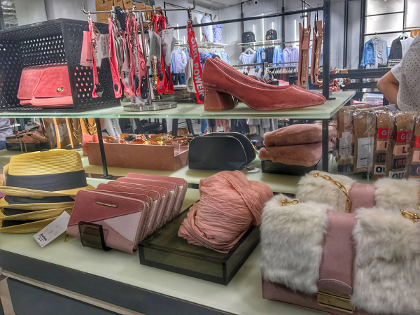 Bạn đã sẵn sàng đón đầu "đế chế" thương hiệu thời trang bình dân quốc tế đổ bộ?