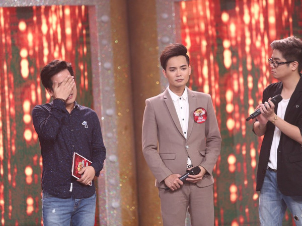 Ca sĩ giấu mặt: Trường Giang bật khóc ngay trên sóng truyền hình trước hoàn cảnh của thí sinh