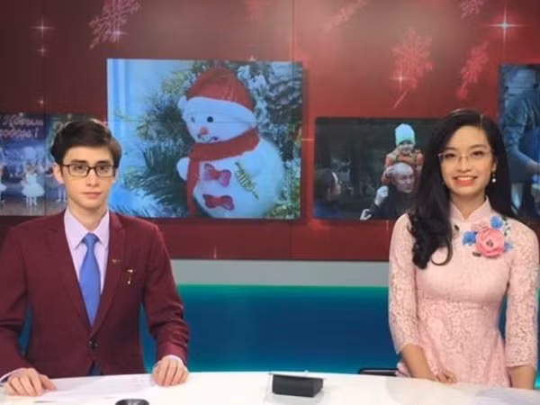 Chàng MC điển trai người Nga bất ngờ về nước, chưa hẹn ngày trở lại