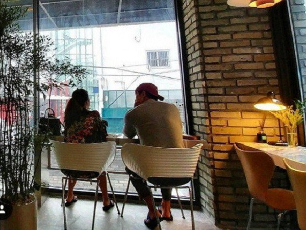 Tan chảy với khoảnh khắc quá đỗi ngọt ngào của cặp vợ chồng Bi Rain - Kim Tae Hee