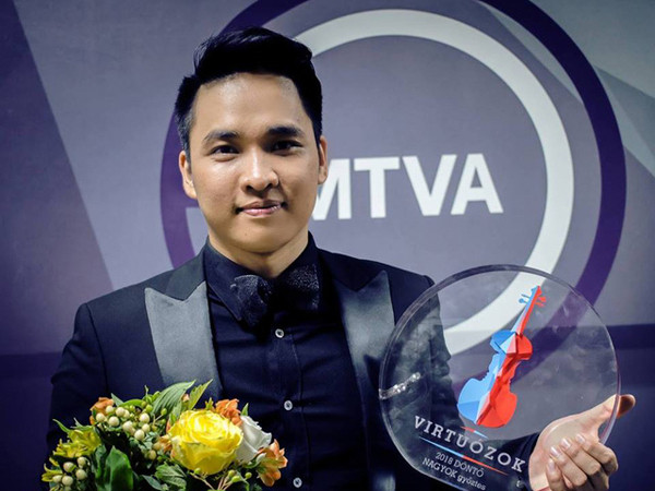 Chàng trai "vàng" Ninh Đức Hoàng Long đoạt giải Nhất cuộc thi âm nhạc cổ điển danh giá