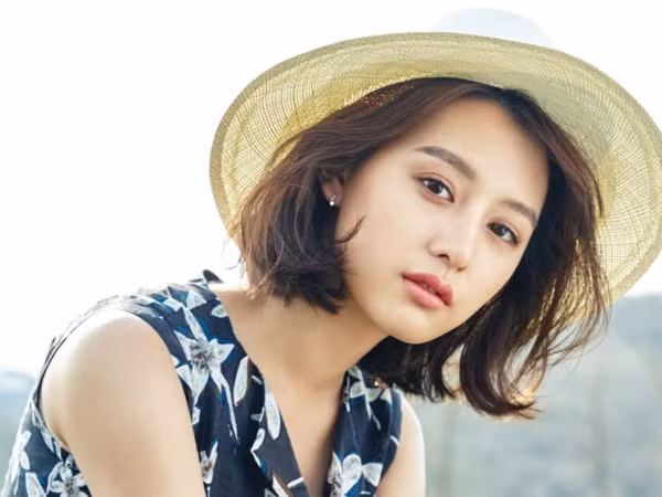Vì sao Kim Ji Won (Hậu duệ Mặt Trời) nhất quyết nói không với mạng xã hội?