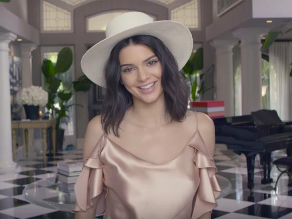 “Biết tuốt về sao” với show thực tế siêu độc đáo "#73Questions"