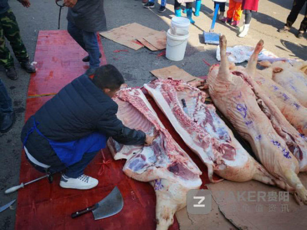 Trường học quyết định "chơi lớn", phát thưởng cho học sinh giỏi bằng… thịt lợn