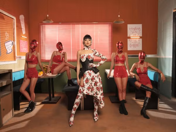 Chi Pu tung teaser MV mới cùng câu hát lặp lại ấn tượng "Bidibadibidibu"