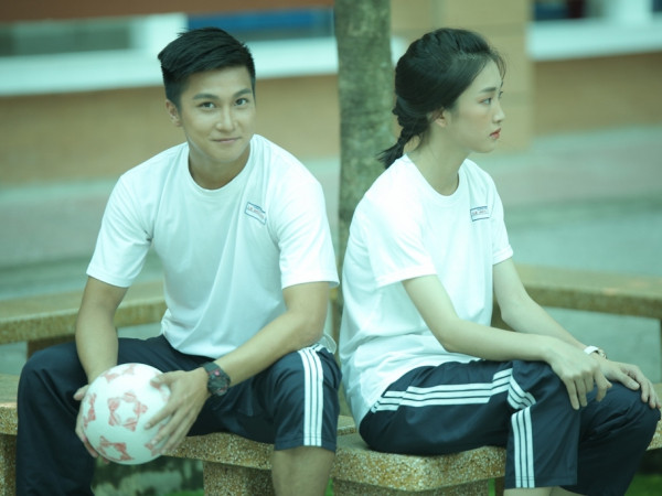 Tiền vệ hotboy Martin Lò bất ngờ cặp đôi với nàng thơ Giọng hát Việt Juky San