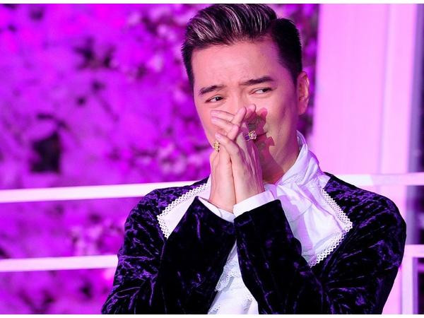 Không ai nghĩ Mr.Đàm cũng có những lúc cảm thấy bất lực như lúc này