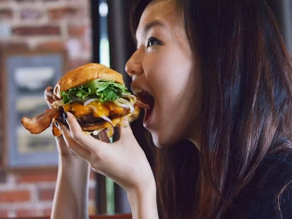 Food blogger - Cuộc sống rực rỡ của hội sành ăn