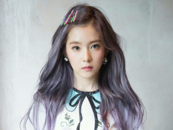 Đến sân vận động xem bóng đá, Irene (Red Velvet) bị nghi đã "có gấu"