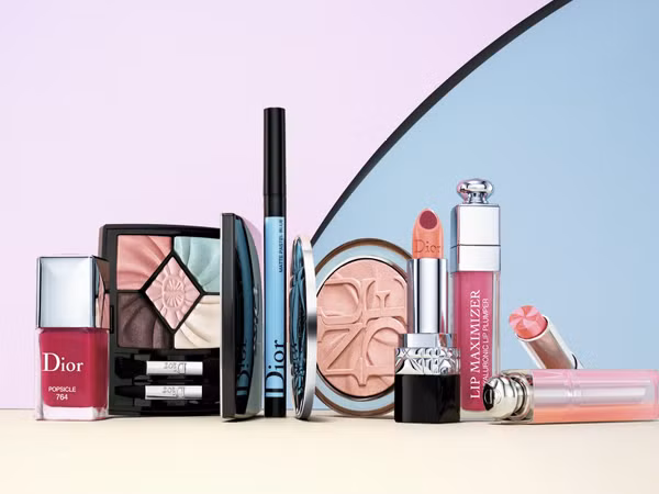 Bộ sưu tập đồ trang điểm Dior lấy cảm hứng từ những viên kẹo mút ngọt ngào