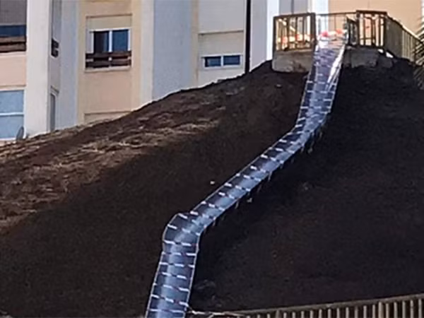 Cầu trượt dài nhất Tây Ban Nha đóng cửa sau 24 giờ hoạt động