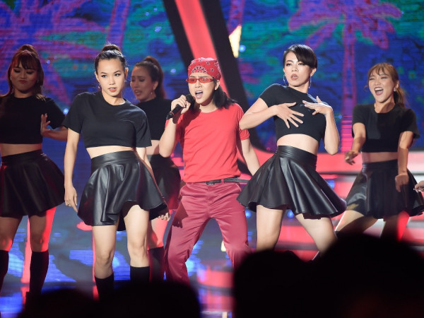 Duy Khánh lội ngược dòng giành chiến thắng đầu tiên tại “Gương mặt thân quen”