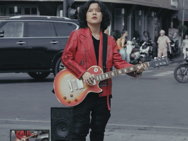 "Xoắn não" với những tình tiết khó hiểu trong MV mới của Tiên Tiên