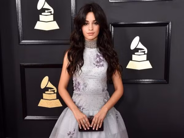 Camila Cabello thất vọng vì bị các thành viên của Fifth Harmony "nghỉ chơi"
