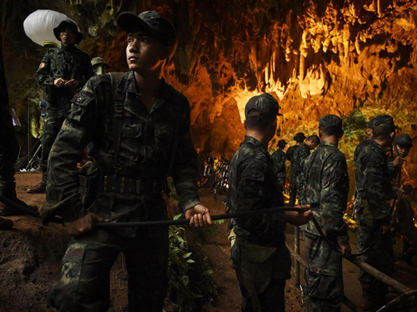 Hải quân SEAL lần đầu kể chi tiết về cuộc giải cứu trong hang Tham Luang